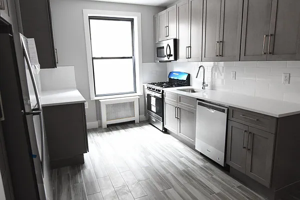 Rented by Bohemia Realty Group | media 10