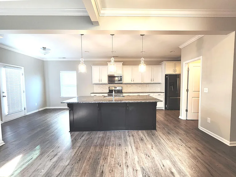 4925 Grace View Dr — Photo 3