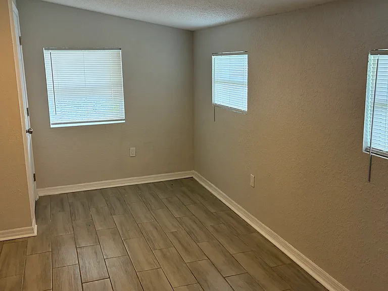 BACK BEDROOM