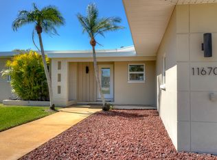 11670 4th St E, Treasure Island, FL 33706
