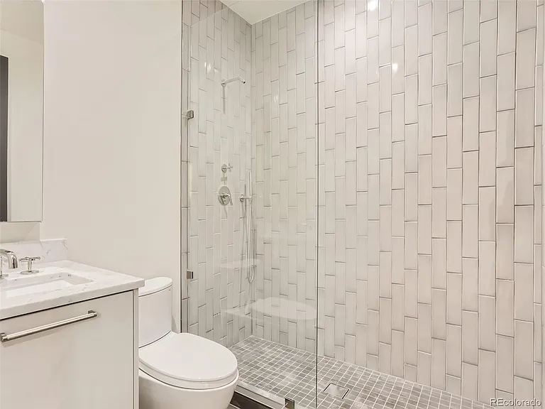 11 N Pennsylvania St — Photo 11