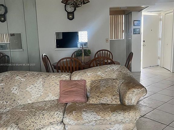 5th image of 3020 Marcos Dr APT S607