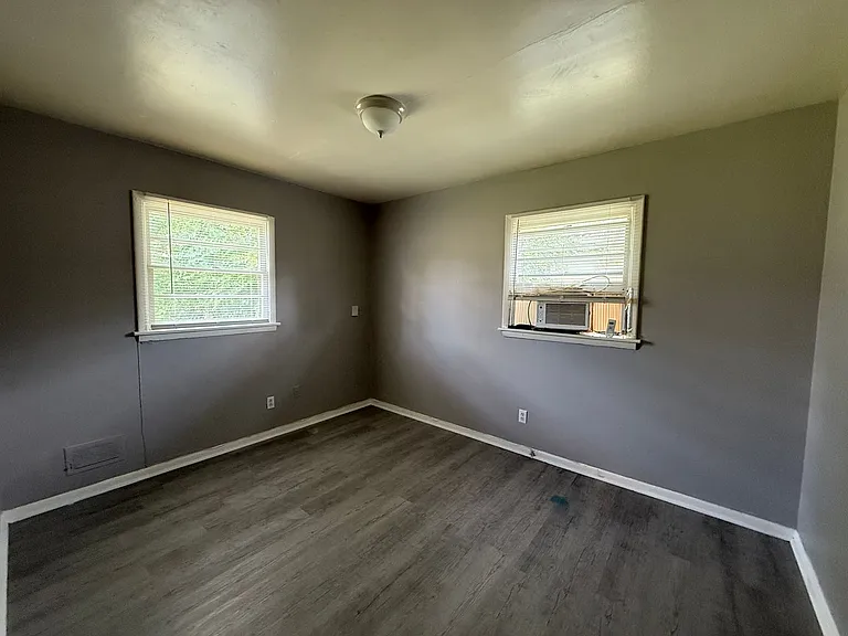 3117 Hovey St — Photo 10
