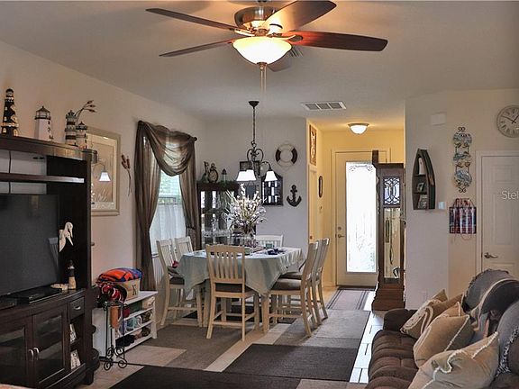 3rd image of 32686 Windelstraw Dr