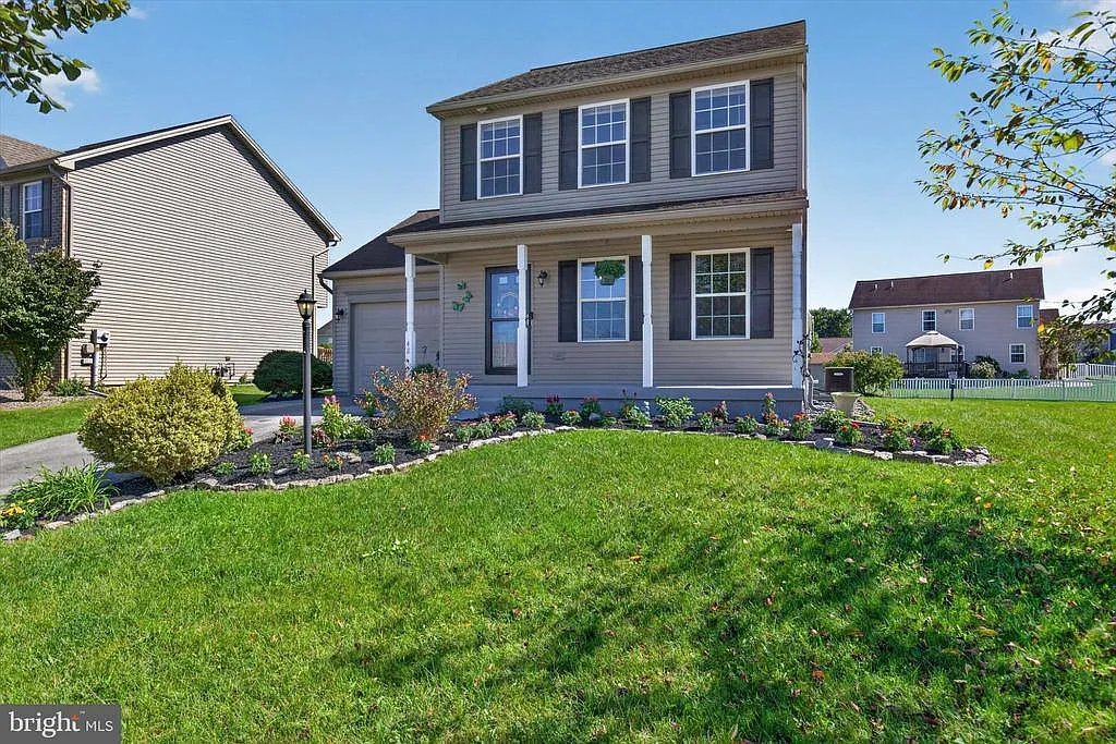 3 bed, 2.5 bath, 1276 sqft, $2,500 — Photo 1