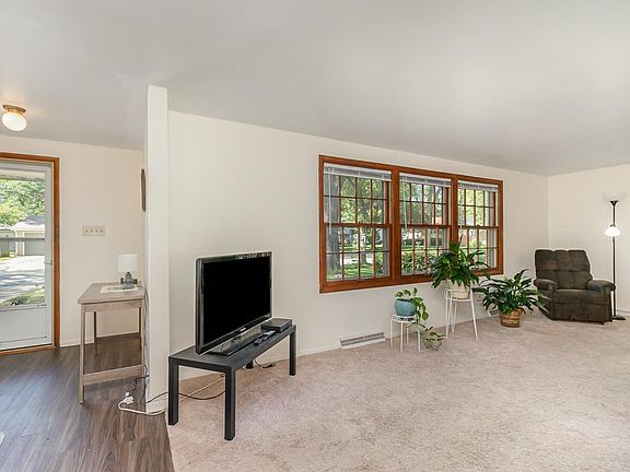 3rd image of 6715 Van Buren Ct