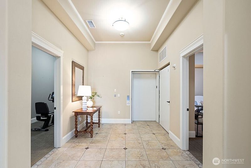 5th image of 207 Broadway #200