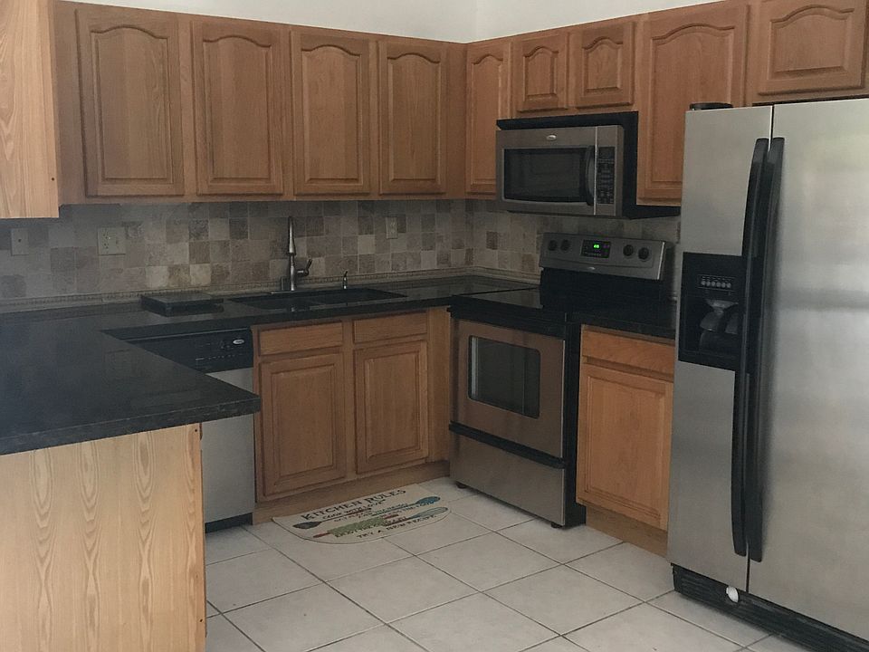 1st image of 3872 NW 77th Ave