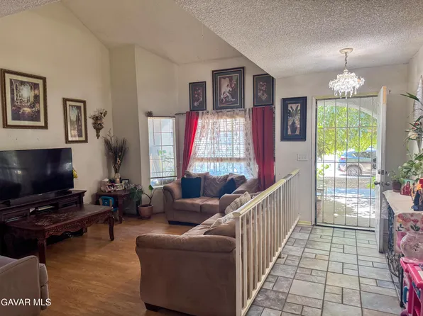 37050 Casa Grande Ave, Palmdale, CA 93550