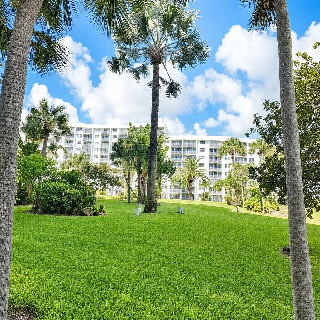2 bed, 2.0 bath, 980 sqft, $3,000 — Photo 1