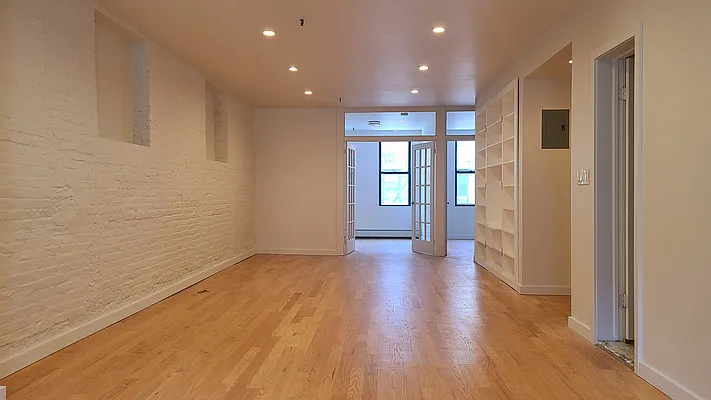 Rented by Matthew Gros-Werter, LREB  | media 23