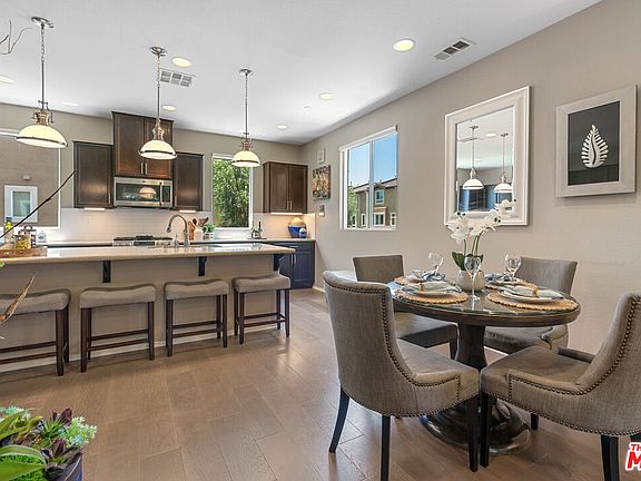 4th image of 14681 Sherman Way #1/2