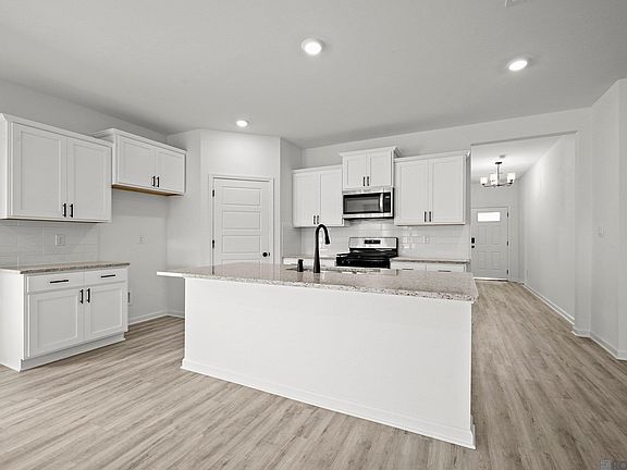 5th image of 15521 Rocco Dr