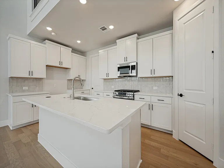 7161 Confetti St — Photo 3