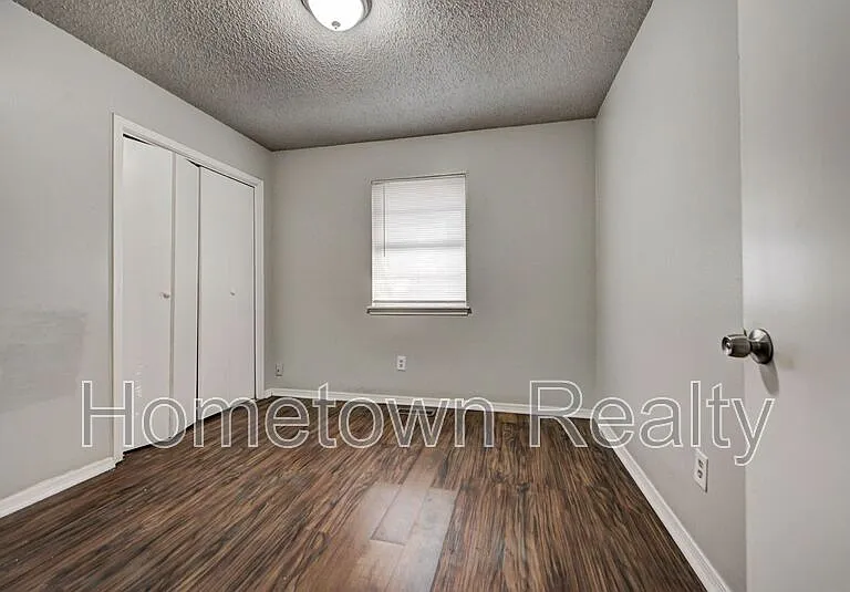 605 W Clarke St — Photo 36