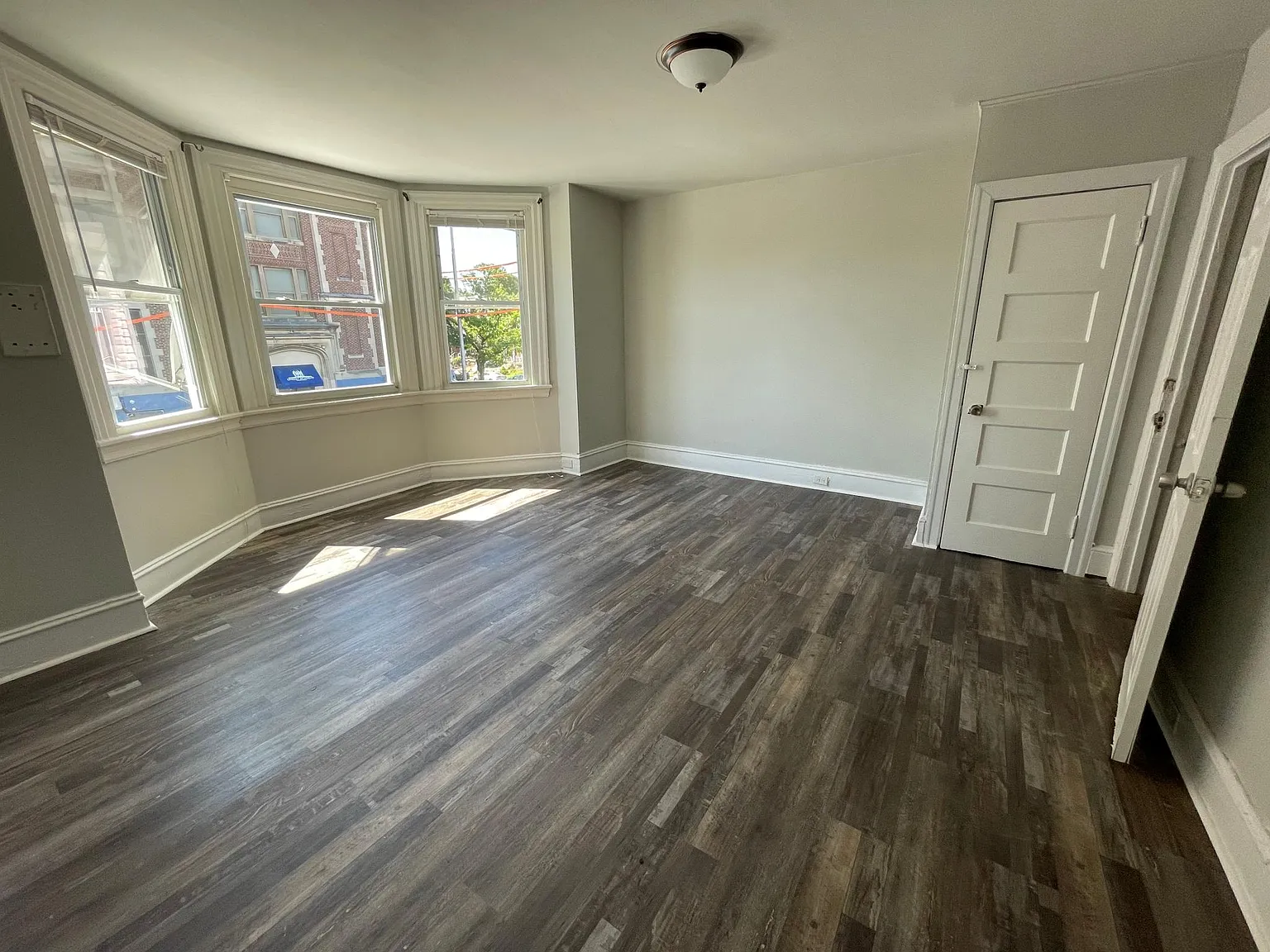 5051 N 9th St — Photo 3
