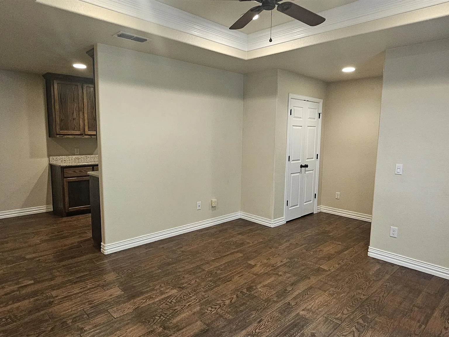 2 bed, 2.0 bath, 1026 sqft, $1,350 — Photo 4