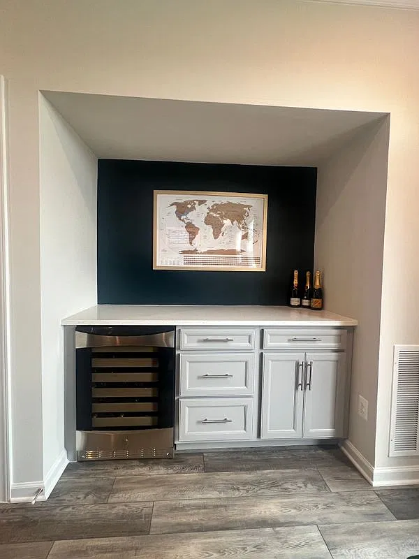 3 bed, 3.0 bath, 2586 sqft, $3,800 — Photo 3