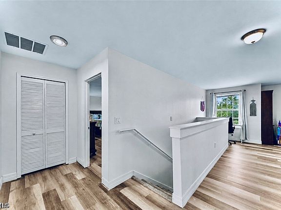 3rd image of 904 8th Ave