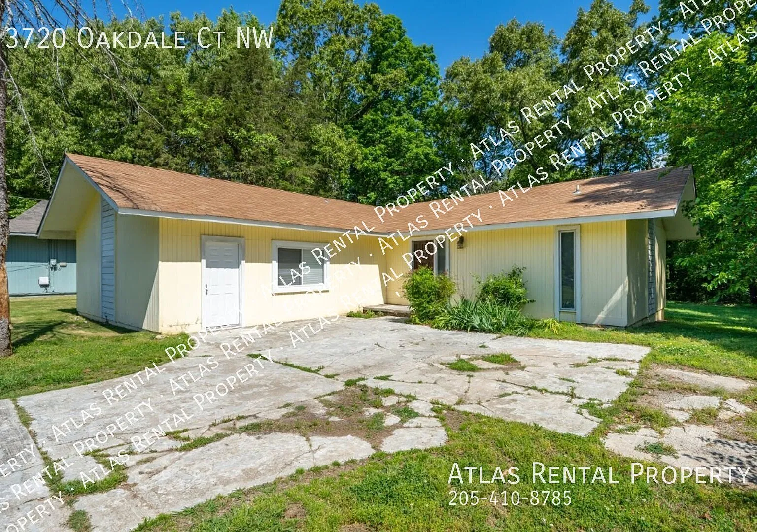 Pet Friendly/ Move in Ready Home in Huntsville! — Photo 1
