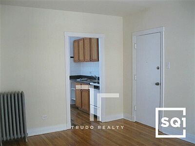 2nd image of 2647 N Spaulding Ave #2653-2E