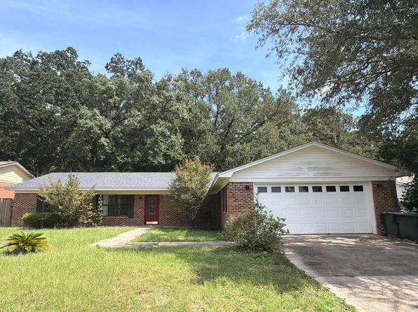 5748 Princeton Dr, Pensacola, FL 32526