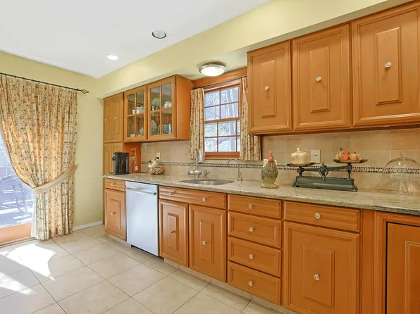 4525 Greystone Avenue image 14 of 24