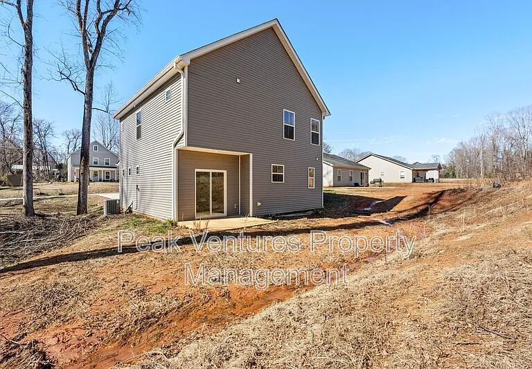 104 Norbert Ln — Photo 17
