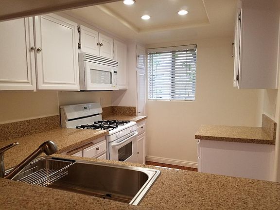 4th image of 14423 Dickens St APT 13