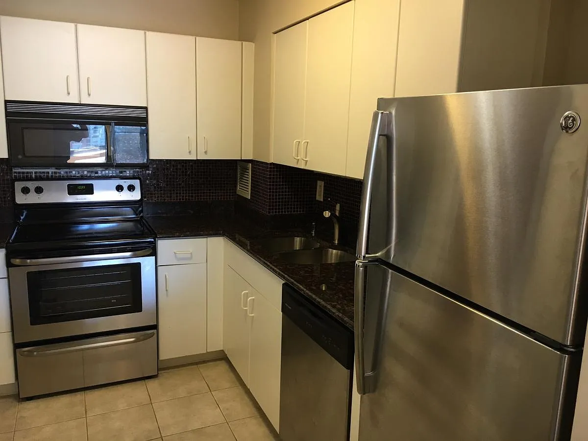 Building Photo - 401 E Ontario St #2504