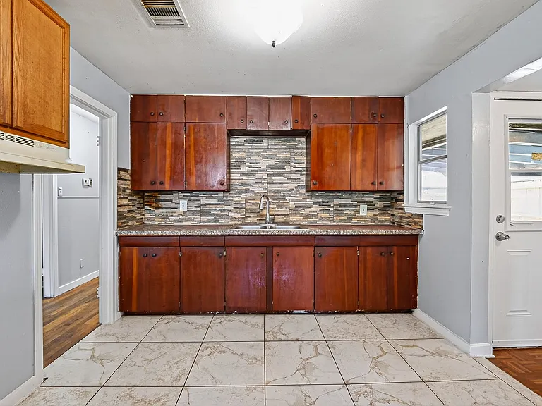 5934 Belmark St — Photo 7