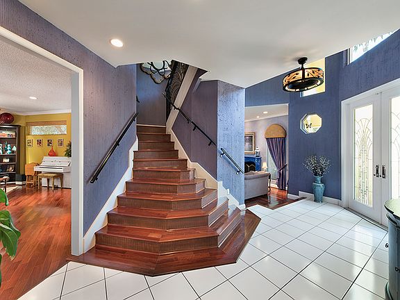 2nd image of 1714 Vestal Dr