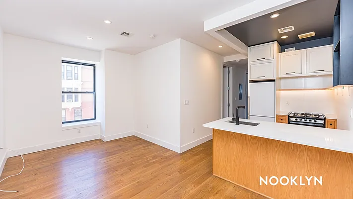 Rented by Nooklyn NYC LLC | media 24