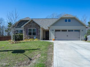 218 Russell Farm Dr, Hubert, NC 28539