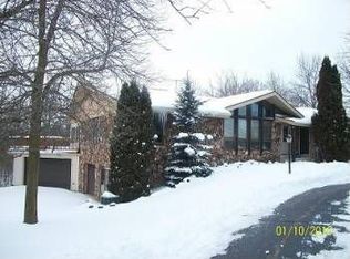 7530 W View Dr, Waterford, WI 53185