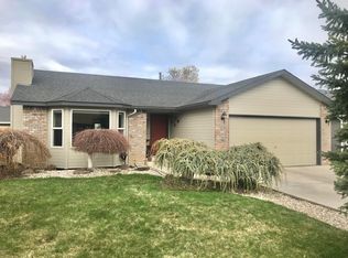 1709 Parsons Loop, Yakima, WA 98908