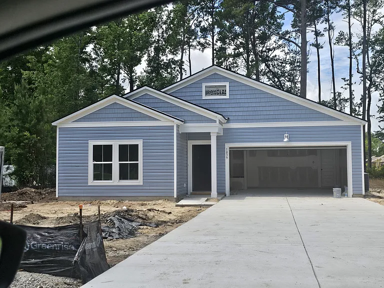 1039 Harbor Dr — Photo 2