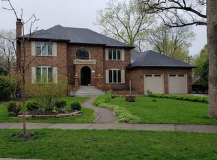 125 Bloomingbank Rd, Riverside, IL 60546