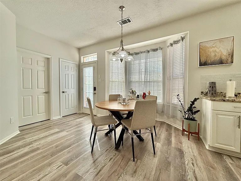 2 Twin Feather Pl — Photo 26
