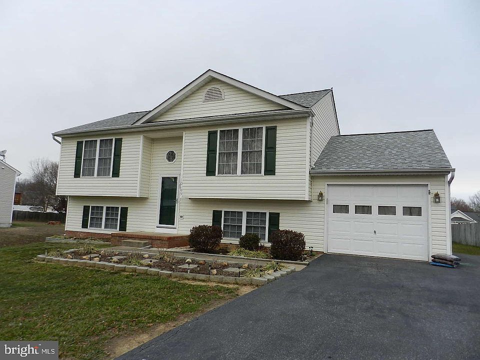 1st image of 10105 Heriot Row Ct