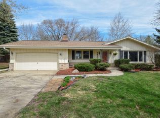 7480 Highview Dr, Greendale, WI 53129