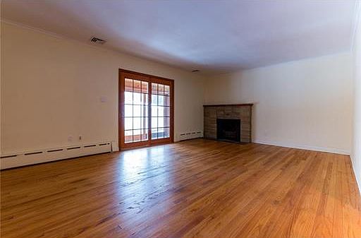3rd image of 101 Bennetts Ln
