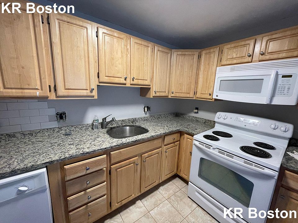1st image of 109 Babcock St #5
