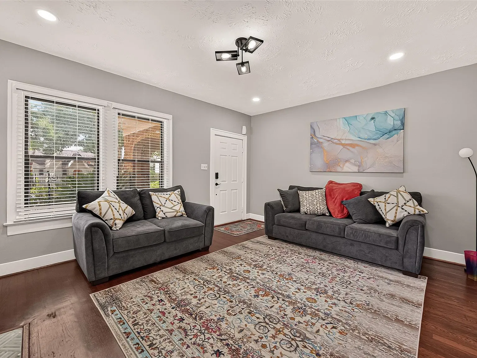 2 bed, 2.0 bath, 1409 sqft, $2,450 — Photo 2