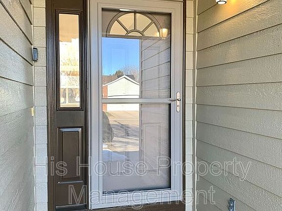 3rd image of 3136 51st Ave