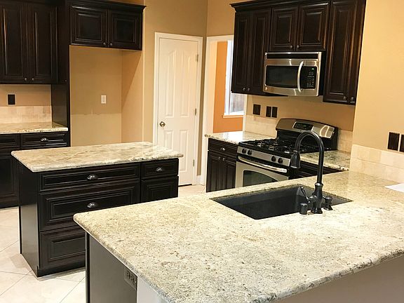 3rd image of 551 Eastbrook Way