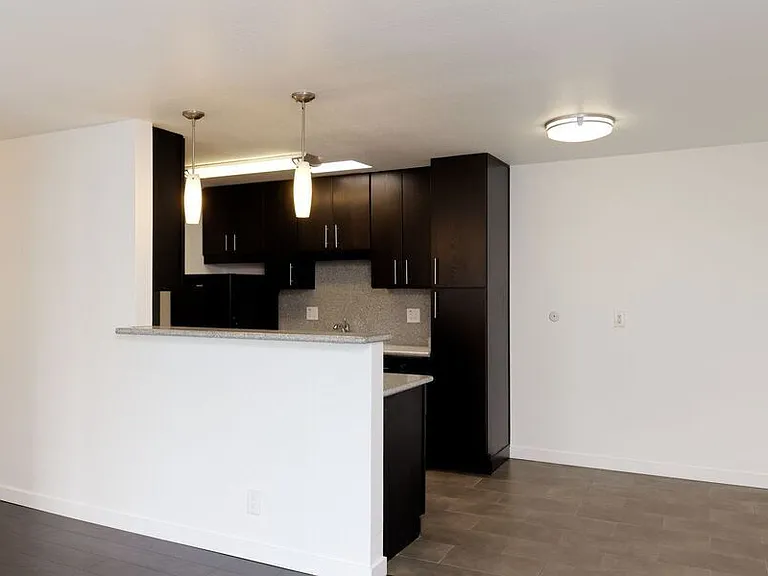 290 Lee Street — Photo 27