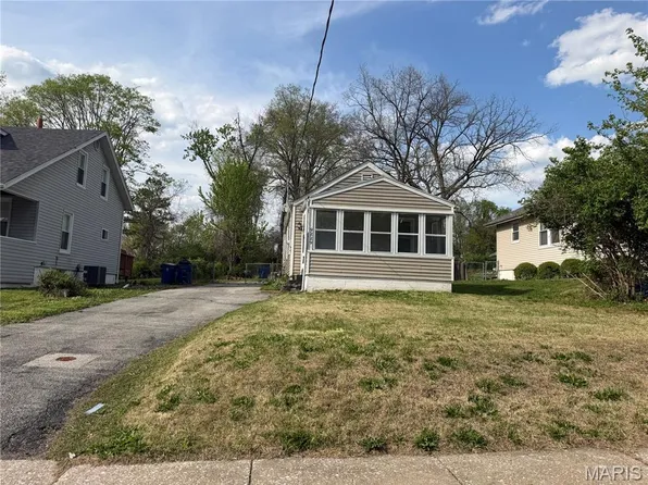 9922 Norwich Dr, Saint Louis, MO 63137