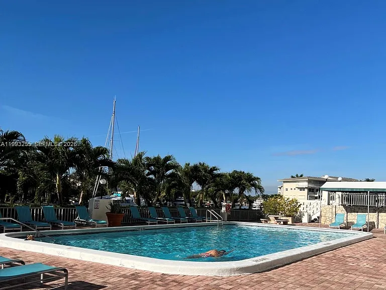 401 Golden Isles Dr #101 — Photo 11