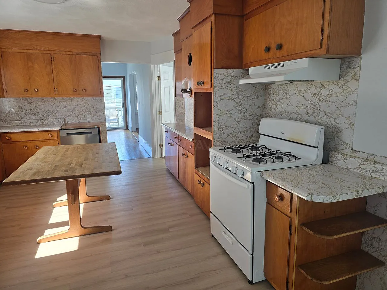 Ball Square area, 5 bedroom, 2 bathroom apartment — Photo 2